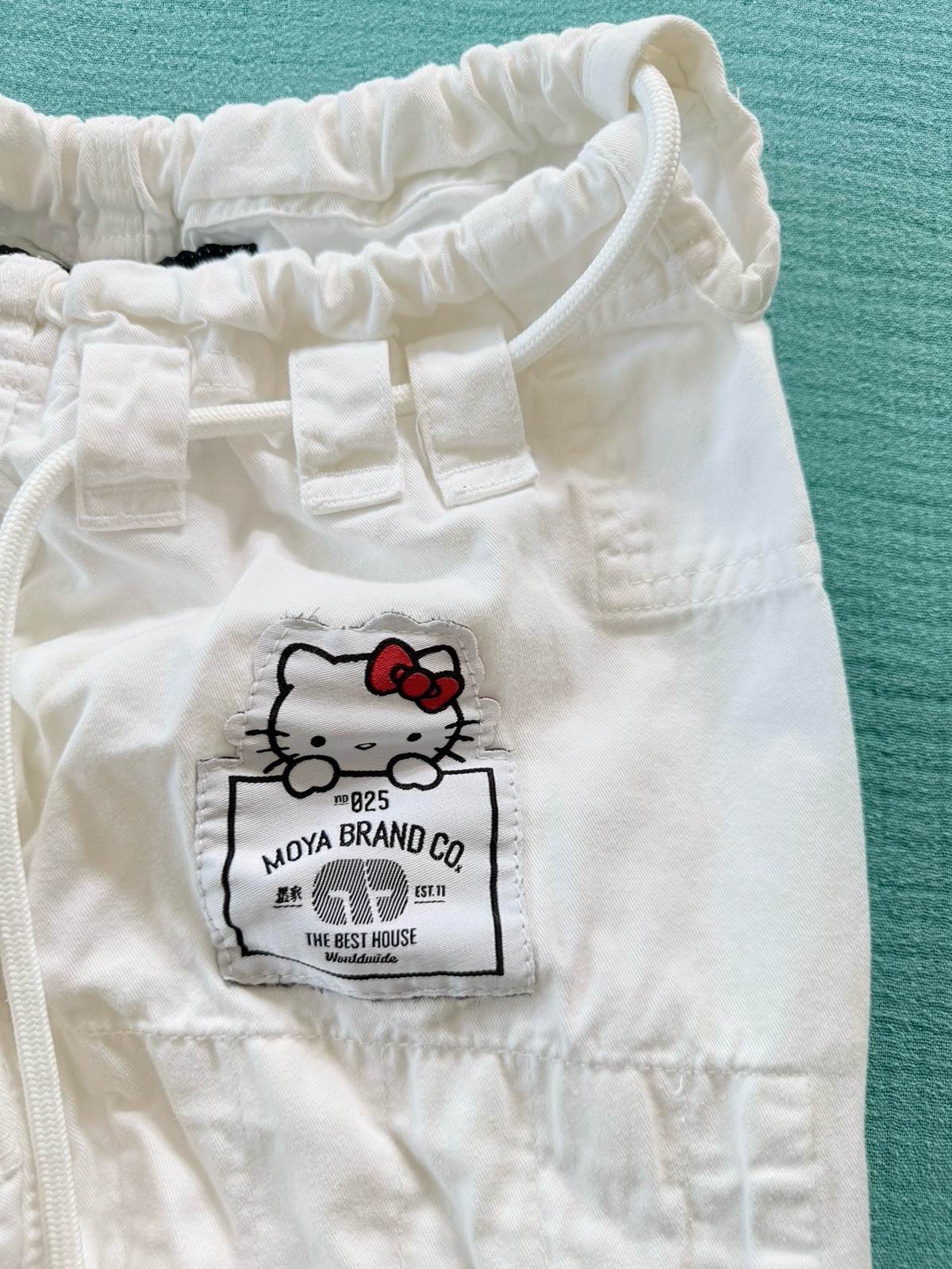 MOYA BRAND CO. Hello Kitty White Jiu-Jitsu Gi Uniform Kids Unisex Size K1