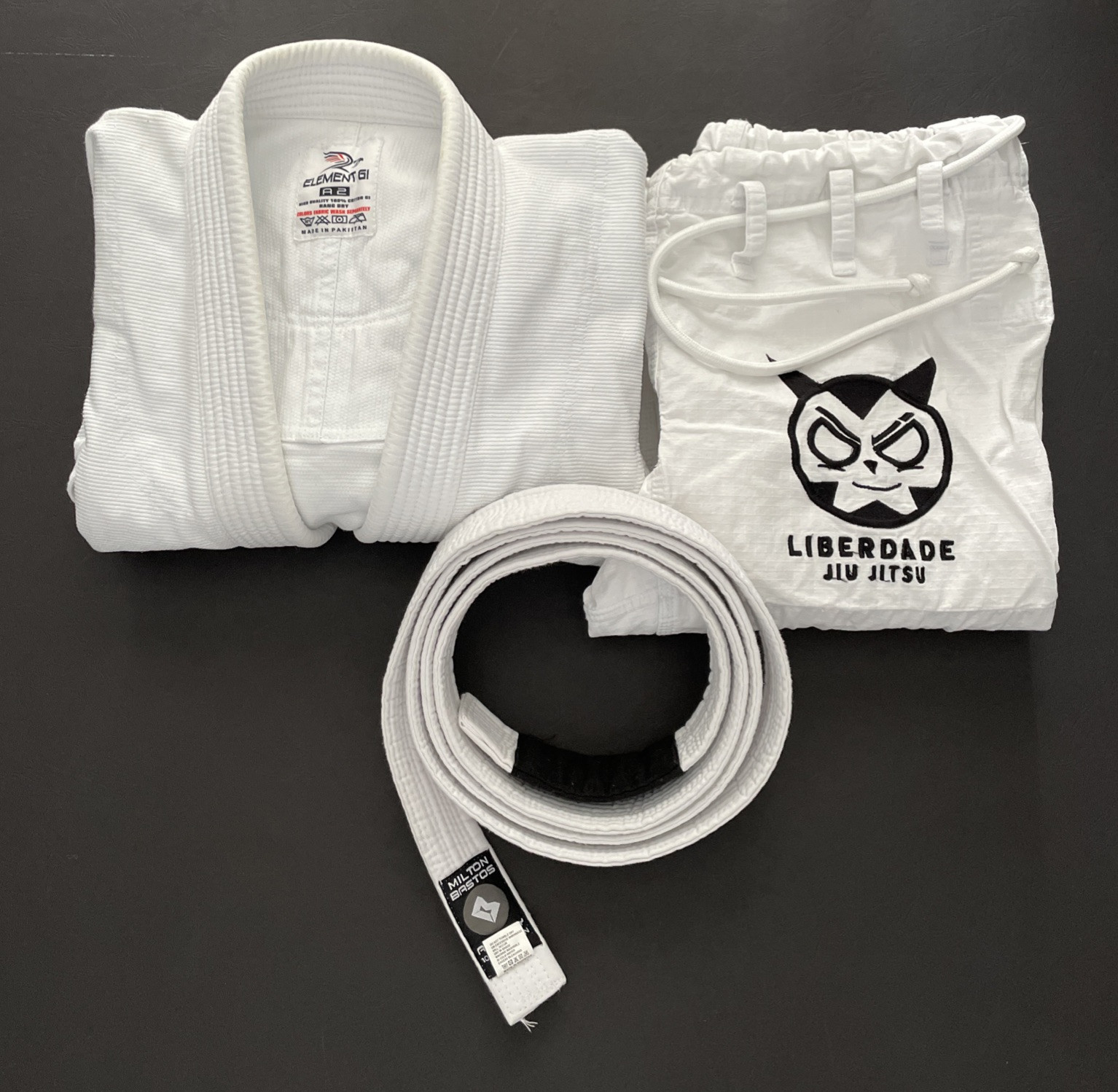 Liberate Ju Jitsu Gi-White Tunic, Pants & Belt, Size A2, Nashville Studio EXC