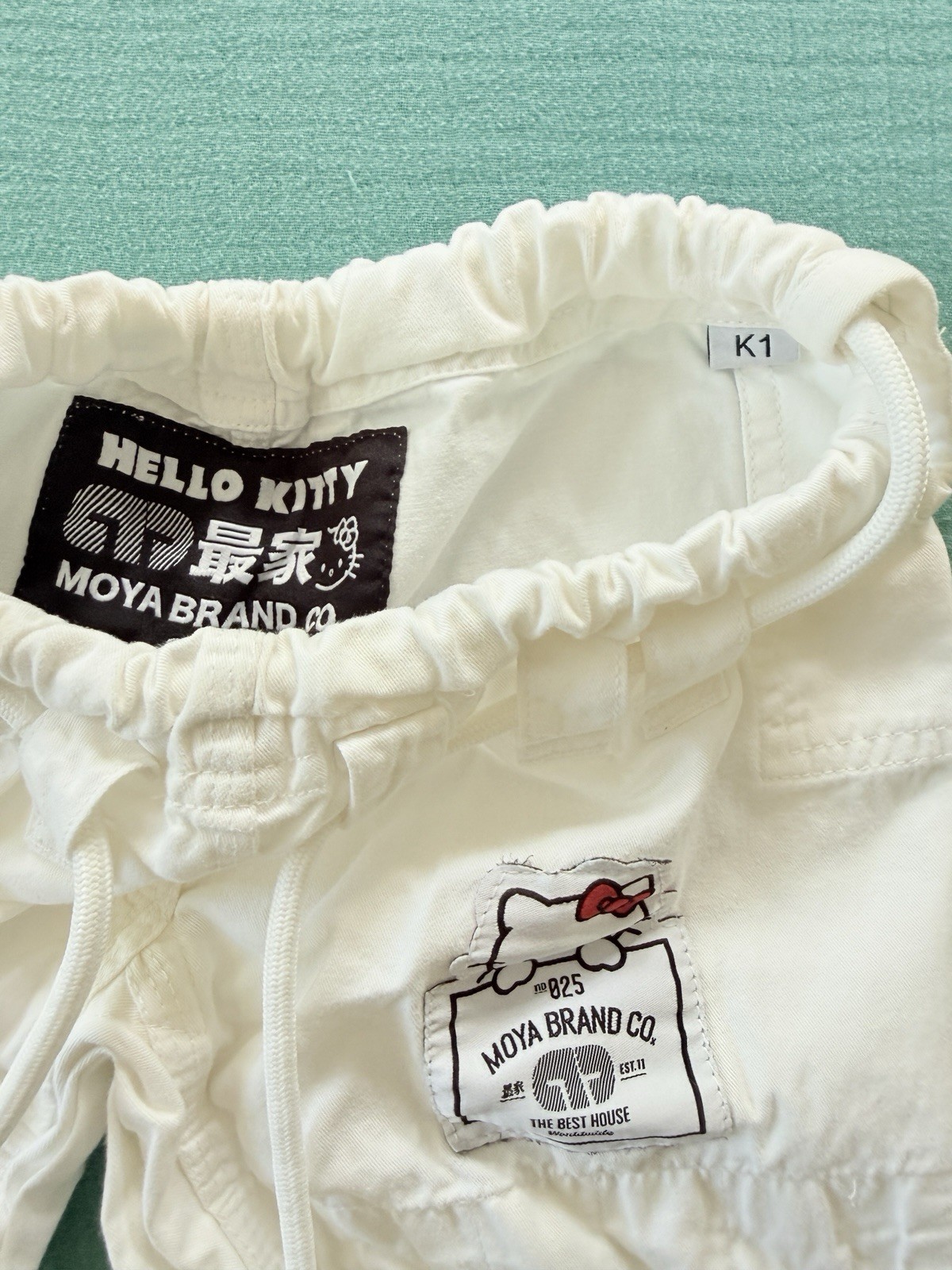 MOYA BRAND CO. Hello Kitty White Jiu-Jitsu Gi Uniform Kids Unisex Size K1