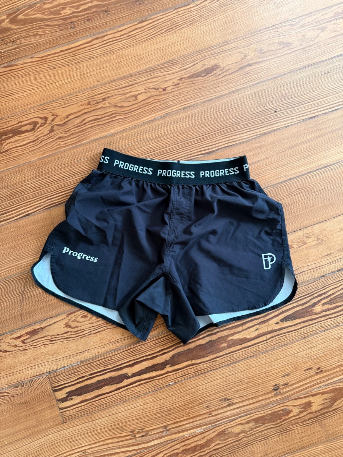 BJJ Bundle – 5 Rash Guards Size L and 5 Shorts Size M