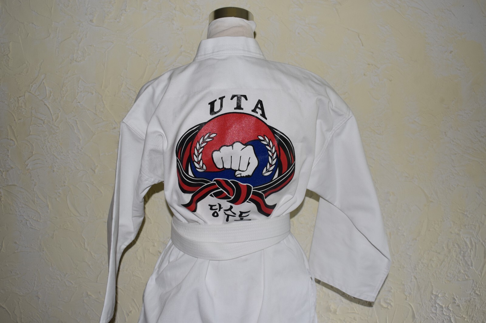 Ladies Or Teen Karate Gi Or Uniform With Jacket White Belt And Pants Size 2