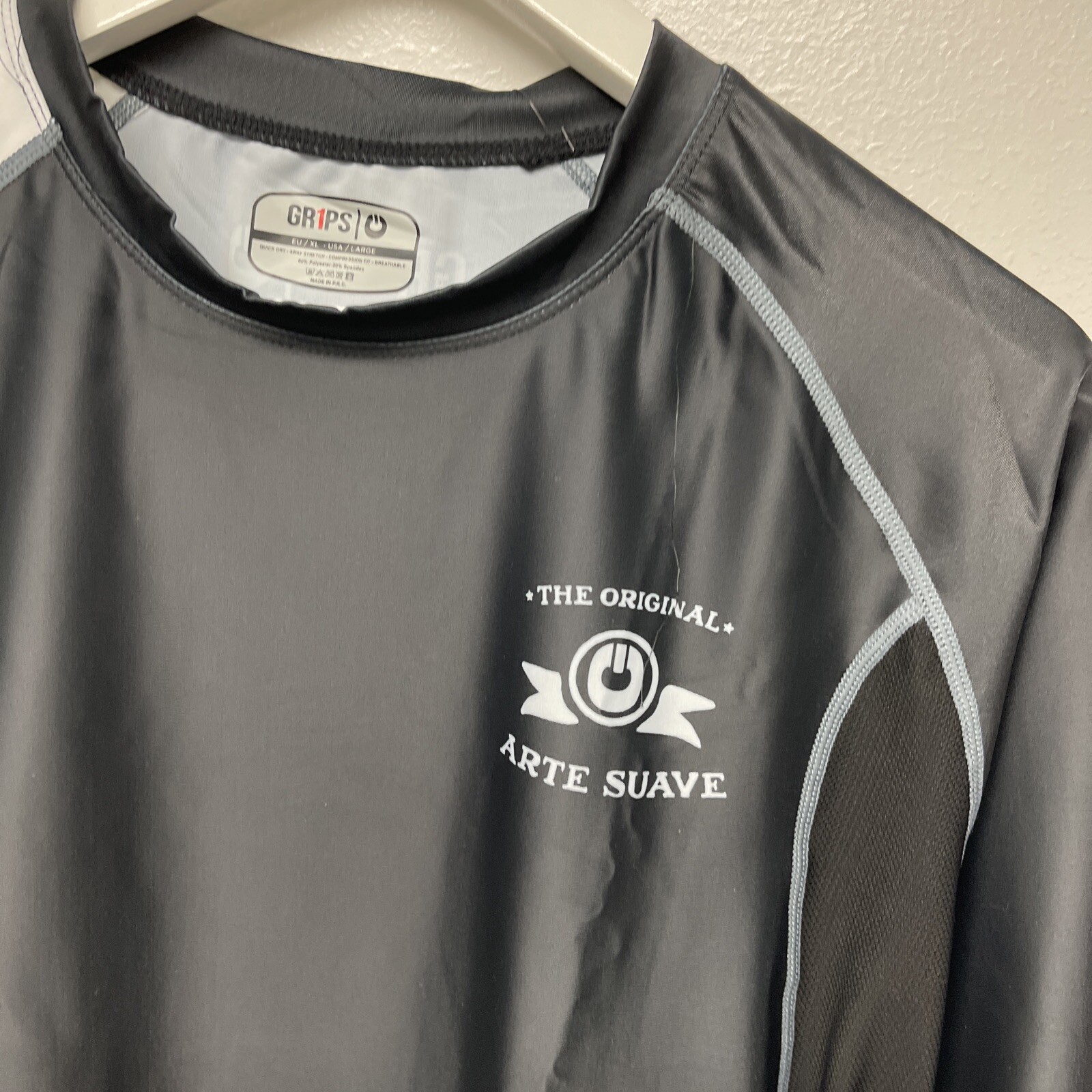 GR1PS Athletics Longsleeve Arte Suave Rashguard XL Black/White New w Tag