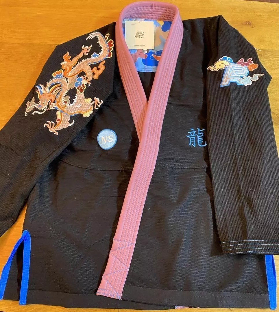 Albino and Preto Year of the Dragon BJJ Gi: Black BJJ Gi + Free Tariff Postage