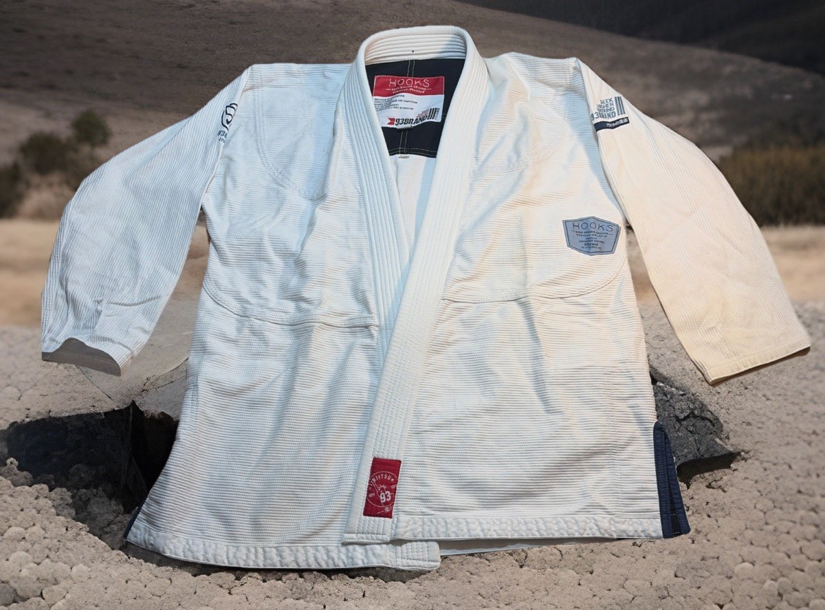 93 brand Hooks V4 Jiu Jitsu Gi – White Kimono Size A0H Karate