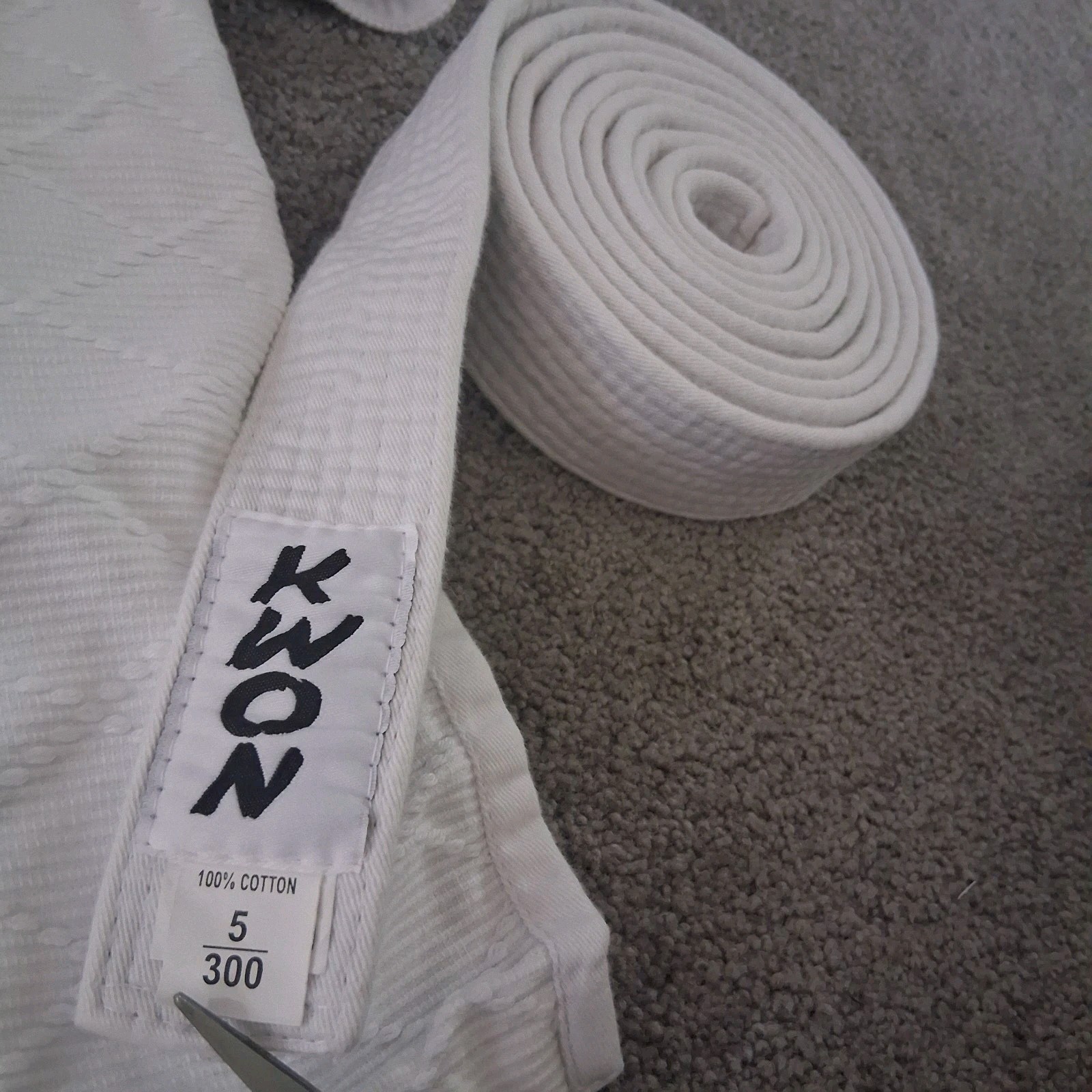 KWON White Judo Jiu-Jitsu Gi Uniform Set – Size 5 Thick Heavyweight 3-Piece