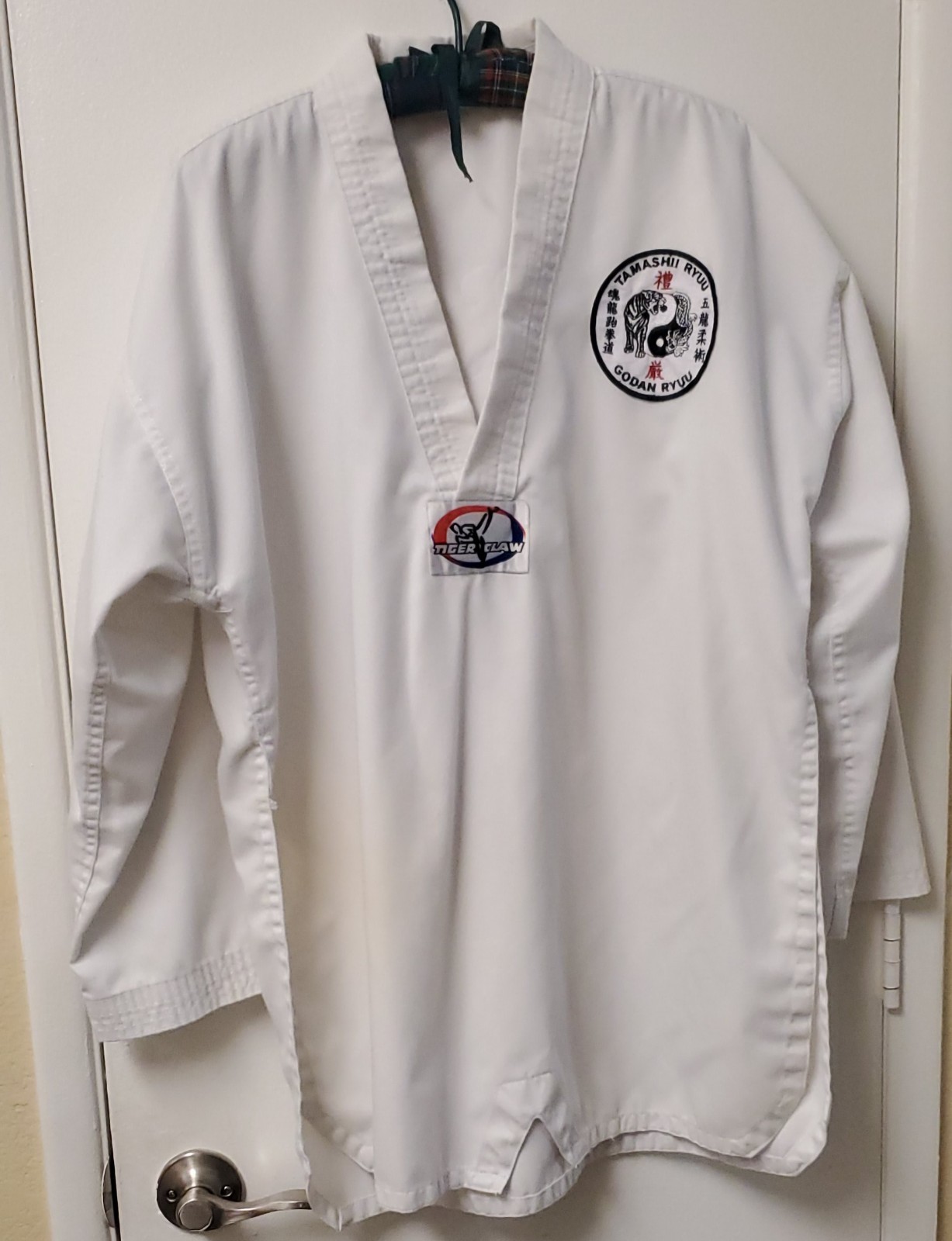 TIGER CLAW Four Dragons Lake Havasu White UNIFORM TOP GI Shirt Sz 4