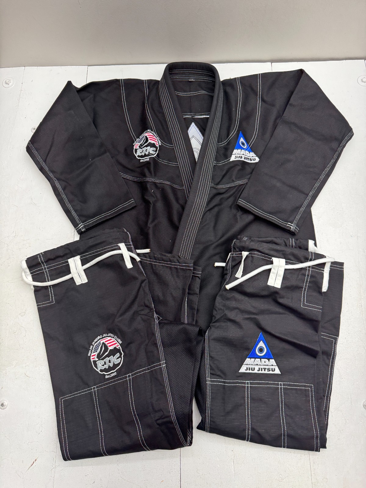 Mada Jiu Jitsu Black White 3 Piece Gi Unisex Adults Size A-2
