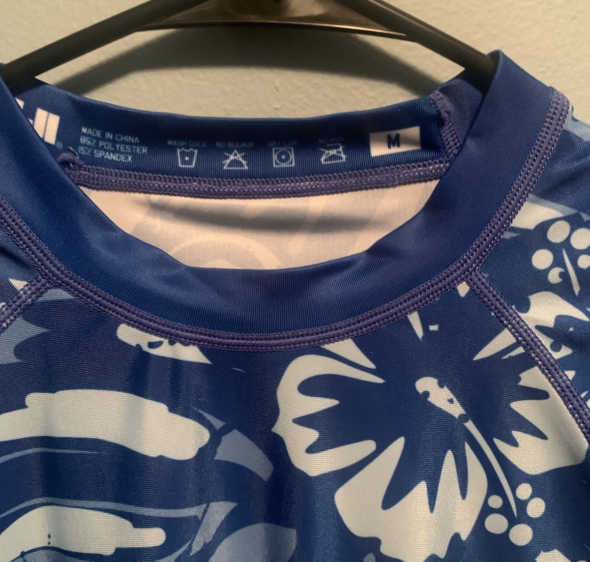 Fuji Rashguard Flex Lite Hawaii Floral Medium MMA BJJ JiuJitsu Judo Short Sleeve