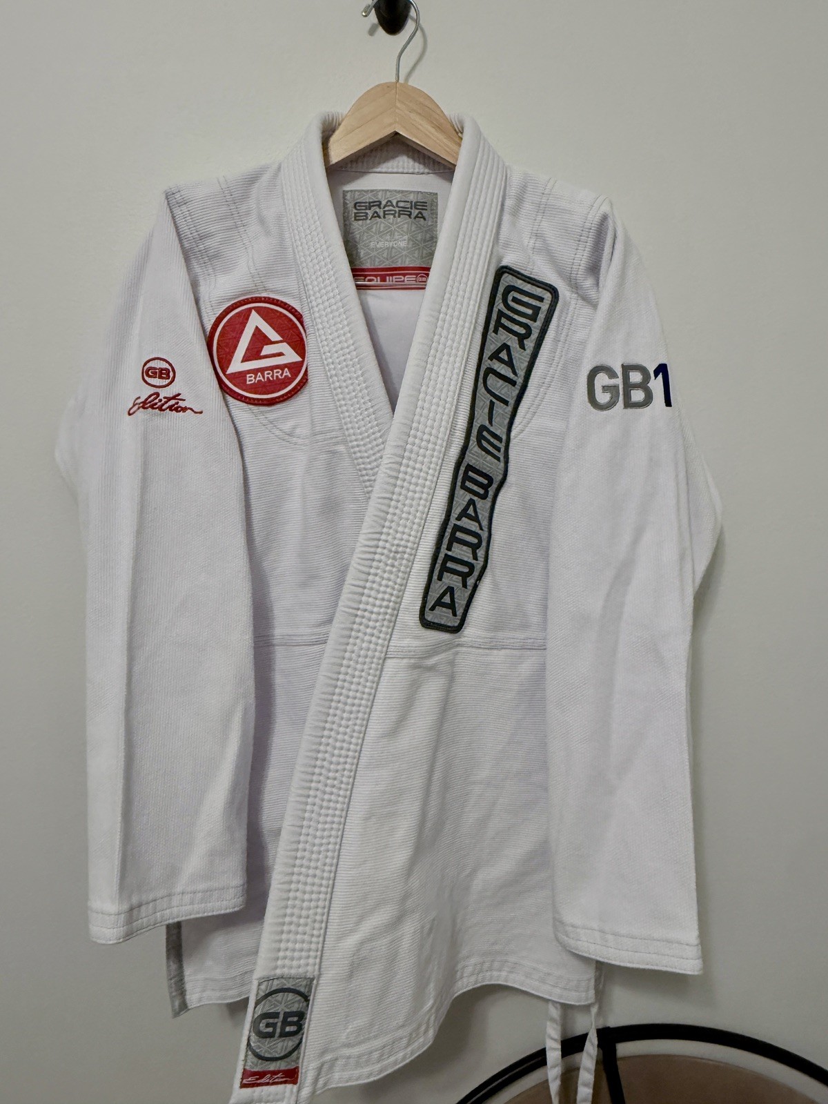 Gracie Barra White Gi Size A3 Jiu Jitsu Equipe Gi and Pants