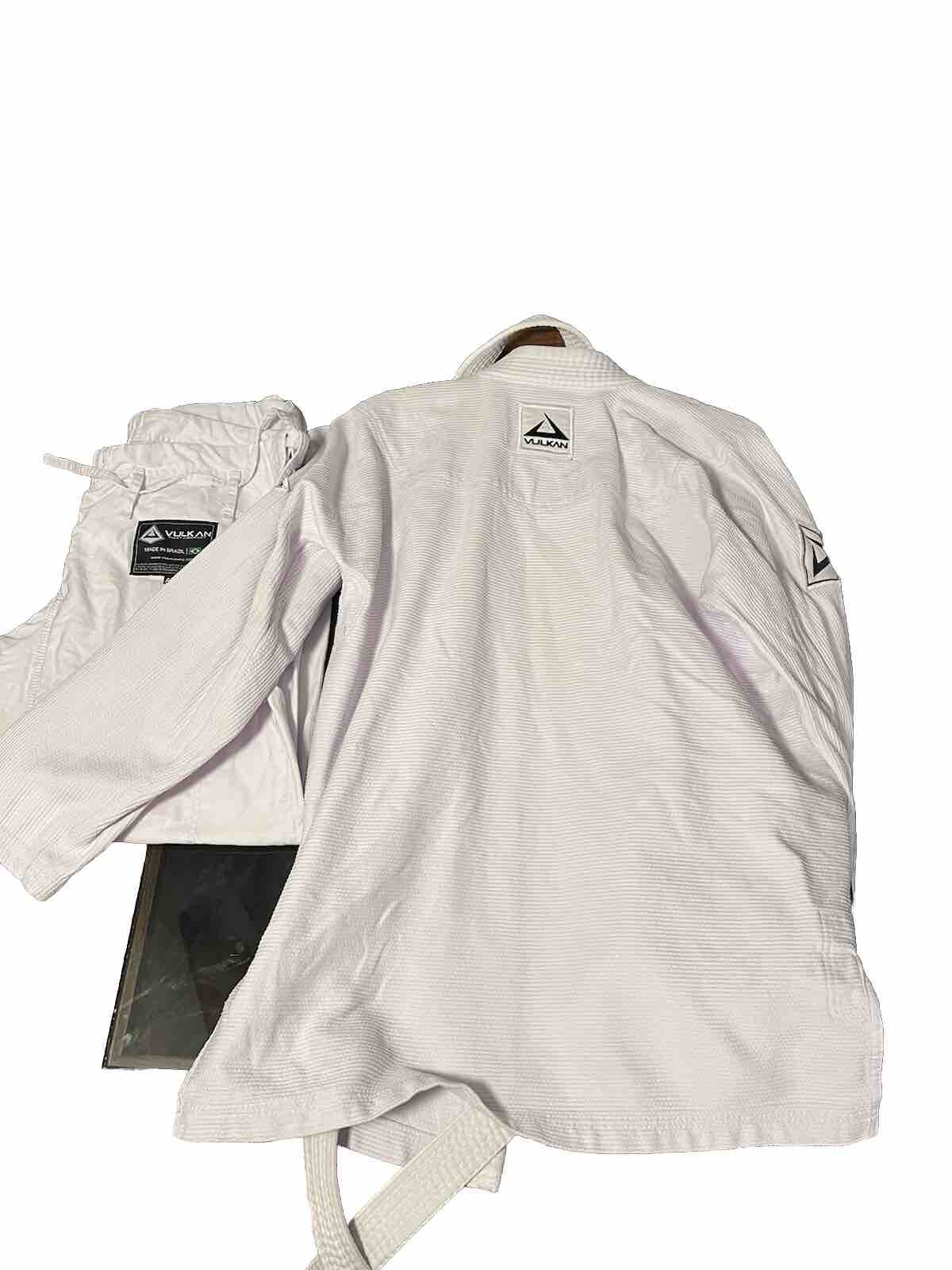 Jiu Jitsu Gi, Vulkan, Pro, Size A2, Barely Used