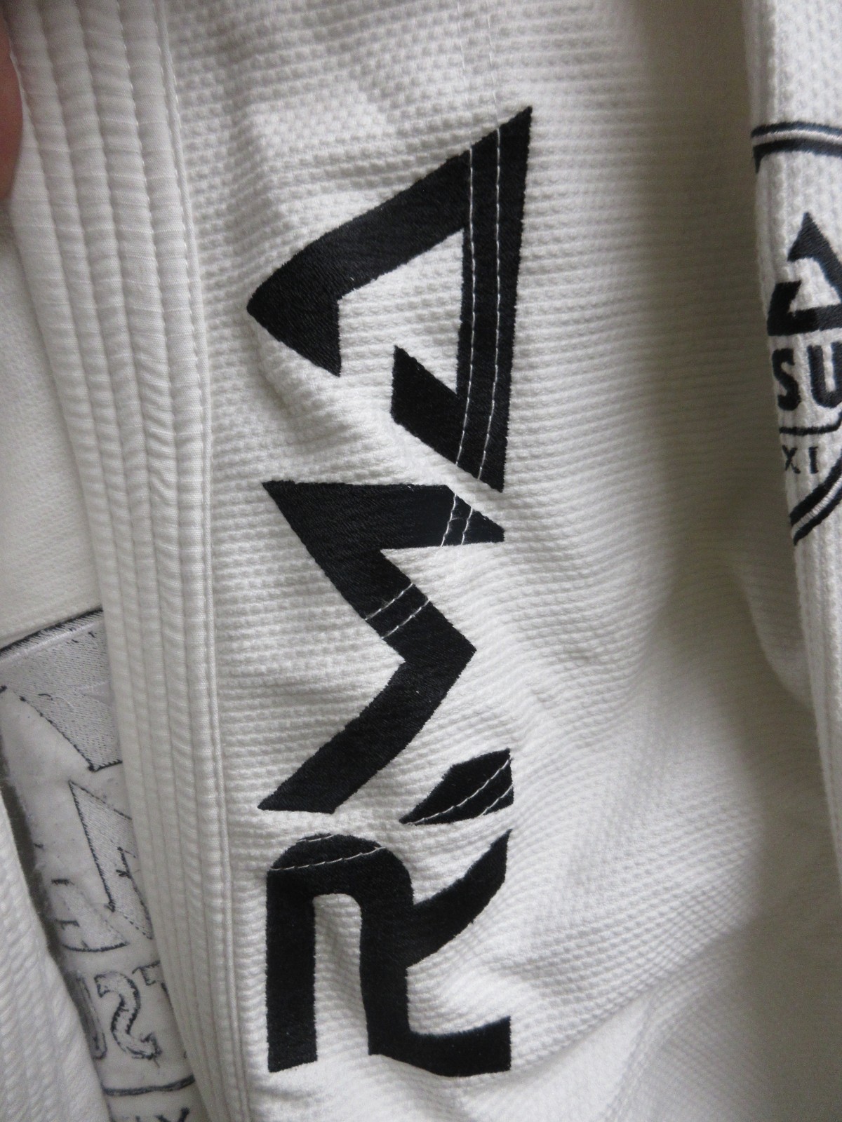 BRAUS RMA embroidered Men’s Traditional Brazilian Jiu Jitsu GI White A2